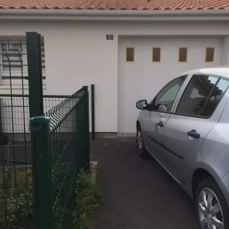 Maison Avec Jardin, Proche Et Commodites Nyaraló